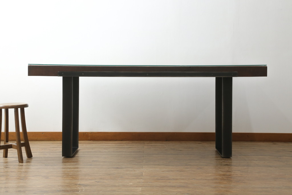 中古　ビーナ(bina)　グラハム(GRAHAM DINING TABLE)　アスプルンド(ASPLUND)取り扱い　味わいのある古材を使用したダイニングテーブル(2人掛け、4人掛け、食卓、作業台、サスティナビリティ)(定価約25万円)(R-065133)