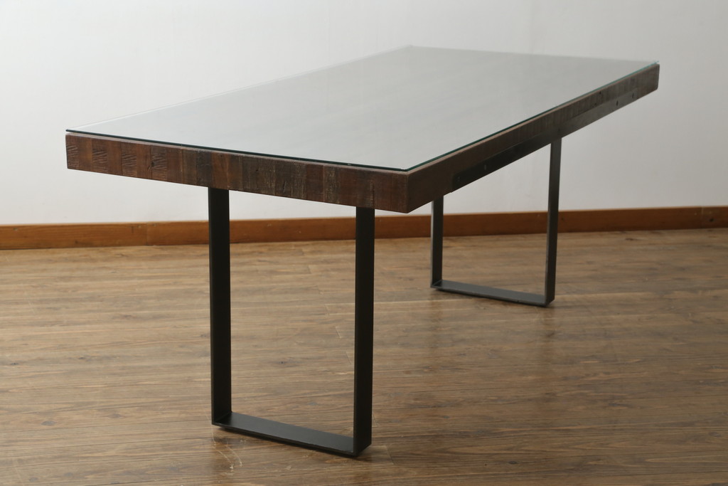 中古　ビーナ(bina)　グラハム(GRAHAM DINING TABLE)　アスプルンド(ASPLUND)取り扱い　味わいのある古材を使用したダイニングテーブル(2人掛け、4人掛け、食卓、作業台、サスティナビリティ)(定価約25万円)(R-065133)