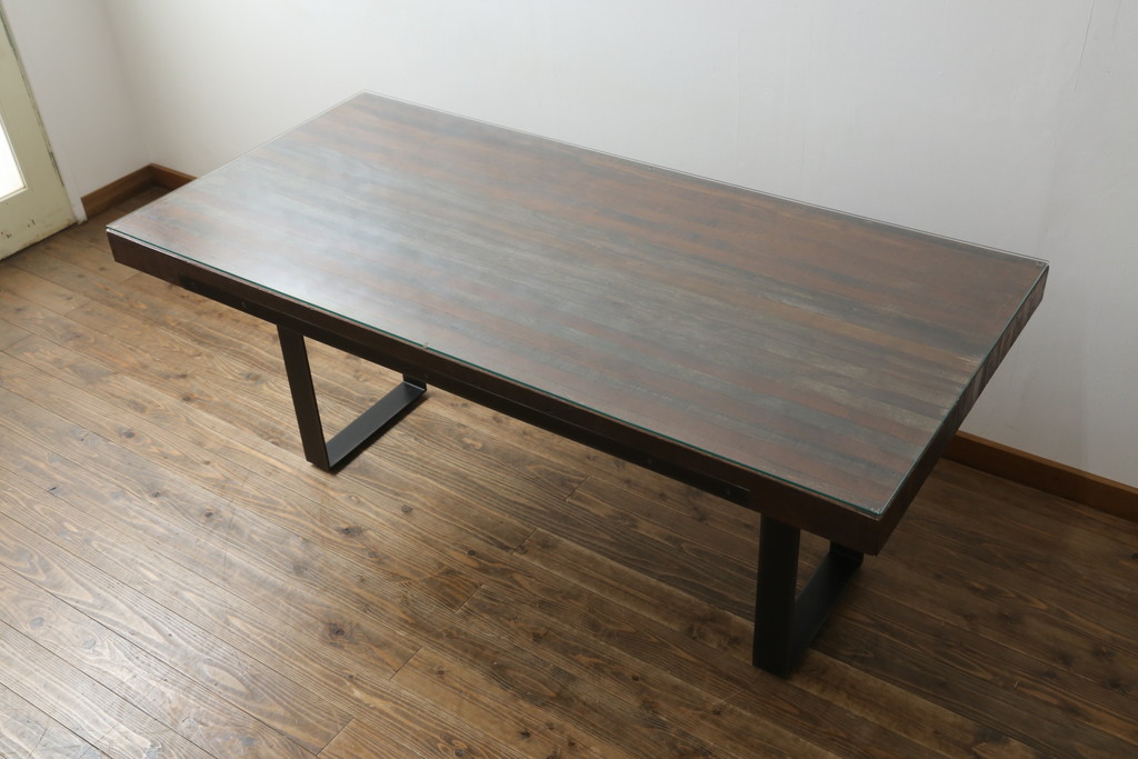 中古　ビーナ(bina)　グラハム(GRAHAM DINING TABLE)　アスプルンド(ASPLUND)取り扱い　味わいのある古材を使用したダイニングテーブル(2人掛け、4人掛け、食卓、作業台、サスティナビリティ)(定価約25万円)(R-065133)