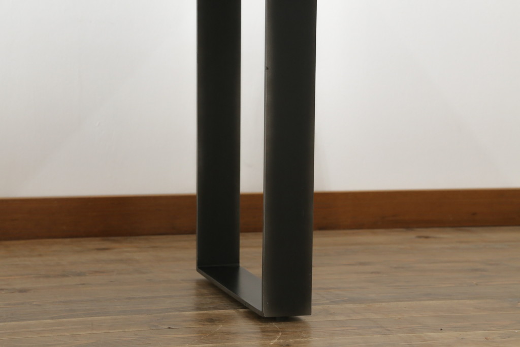 中古　ビーナ(bina)　グラハム(GRAHAM DINING TABLE)　アスプルンド(ASPLUND)取り扱い　味わいのある古材を使用したダイニングテーブル(2人掛け、4人掛け、食卓、作業台、サスティナビリティ)(定価約25万円)(R-065133)