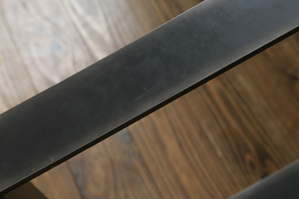 中古　ビーナ(bina)　グラハム(GRAHAM DINING TABLE)　アスプルンド(ASPLUND)取り扱い　味わいのある古材を使用したダイニングテーブル(2人掛け、4人掛け、食卓、作業台、サスティナビリティ)(定価約25万円)(R-065133)