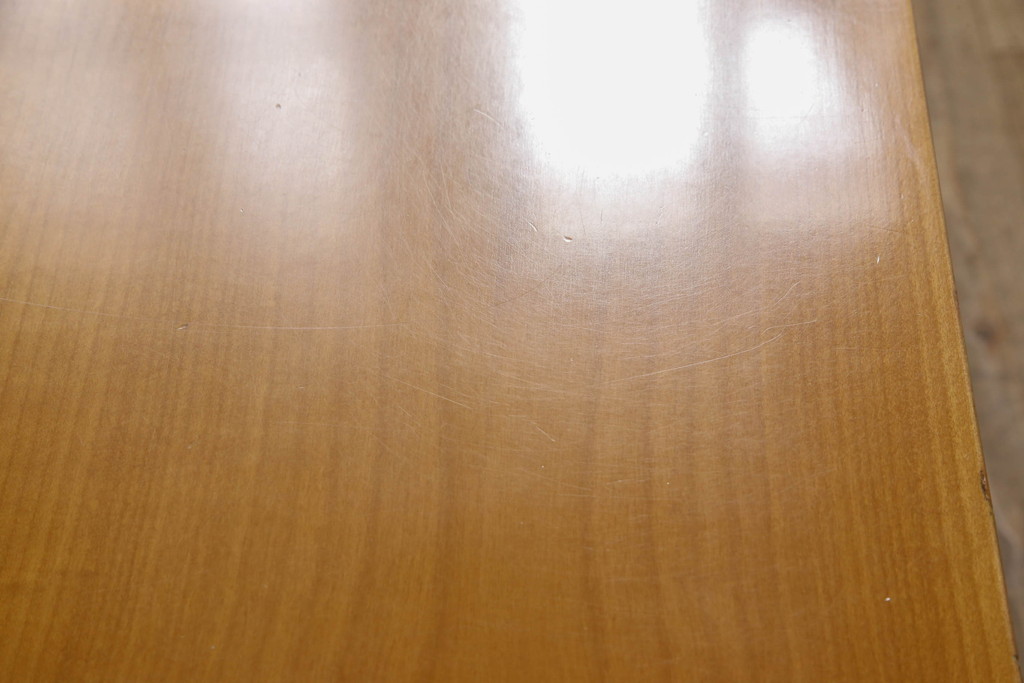 中古　Cassinaixc.(カッシーナイクスシー)　PHILIPPE HUREL(フィリップ・ユーレル)　MALAGA(マラガ)　洗練された佇まいのダイニングテーブル(6人掛け、4人掛け、食卓)(定価約38万8千円)(R-066173)