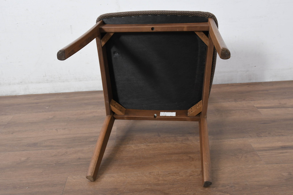 中古　美品　飛騨高山　家具ブランド　シラカワ(shirakawa)　ハルス(Hals)　ウォールナット材　シンプルで洗練されたデザインのダイニングチェア4脚セット(アームレスチェア、椅子、イス、バラ売り可能)(定価4脚で約19万円)(R-082132)