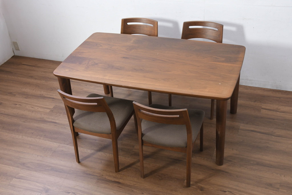 中古　美品　飛騨高山　家具ブランド　シラカワ(shirakawa)　ハルス(Hals)　ウォールナット材　シンプルで洗練されたデザインのダイニングチェア4脚セット(アームレスチェア、椅子、イス、バラ売り可能)(定価4脚で約19万円)(R-082132)