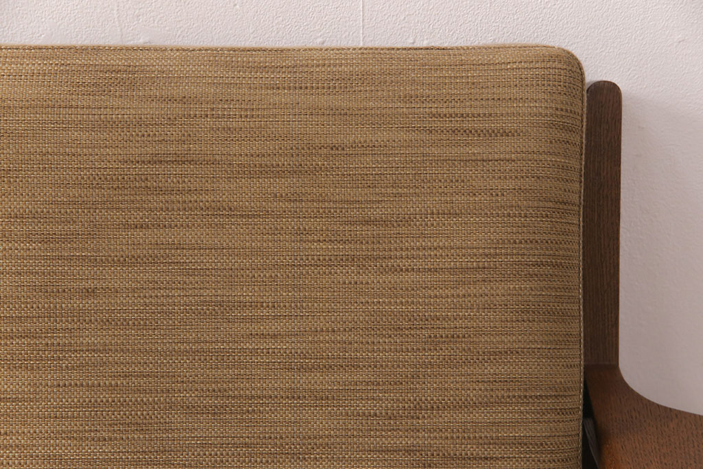 中古　デンマーク家具　Hans J Wegner(ハンス・J・ウェグナー)　GETAMA(ゲタマ)　GE290　オーク材　淡いトーンの色合いがお洒落な3人掛けソファ(アームソファ)(R-051649)