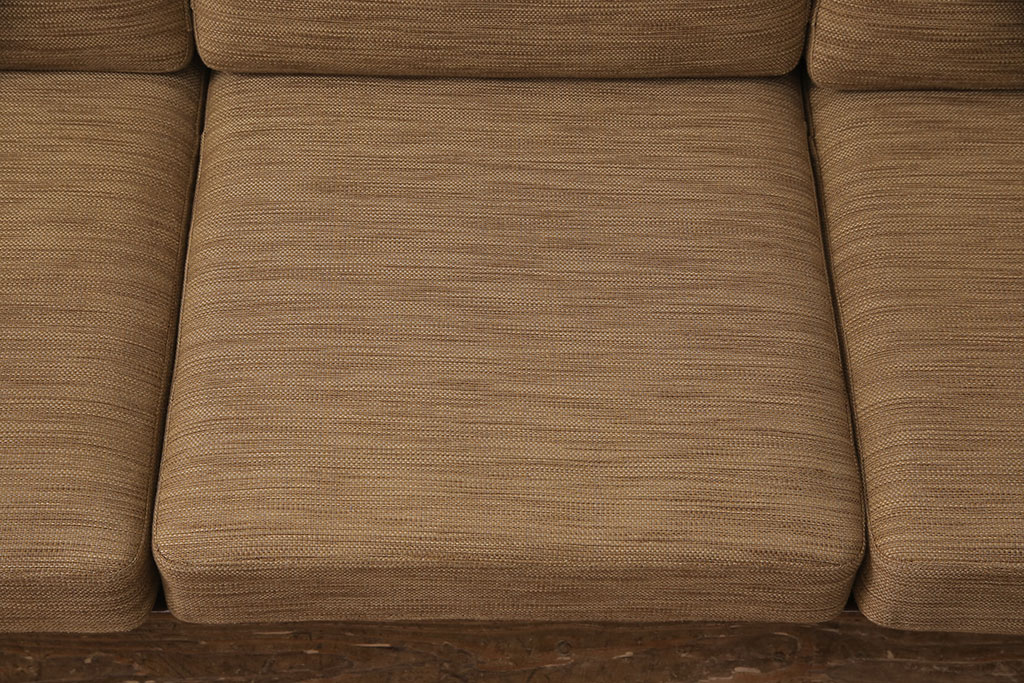 中古　デンマーク家具　Hans J Wegner(ハンス・J・ウェグナー)　GETAMA(ゲタマ)　GE290　オーク材　淡いトーンの色合いがお洒落な3人掛けソファ(アームソファ)(R-051649)