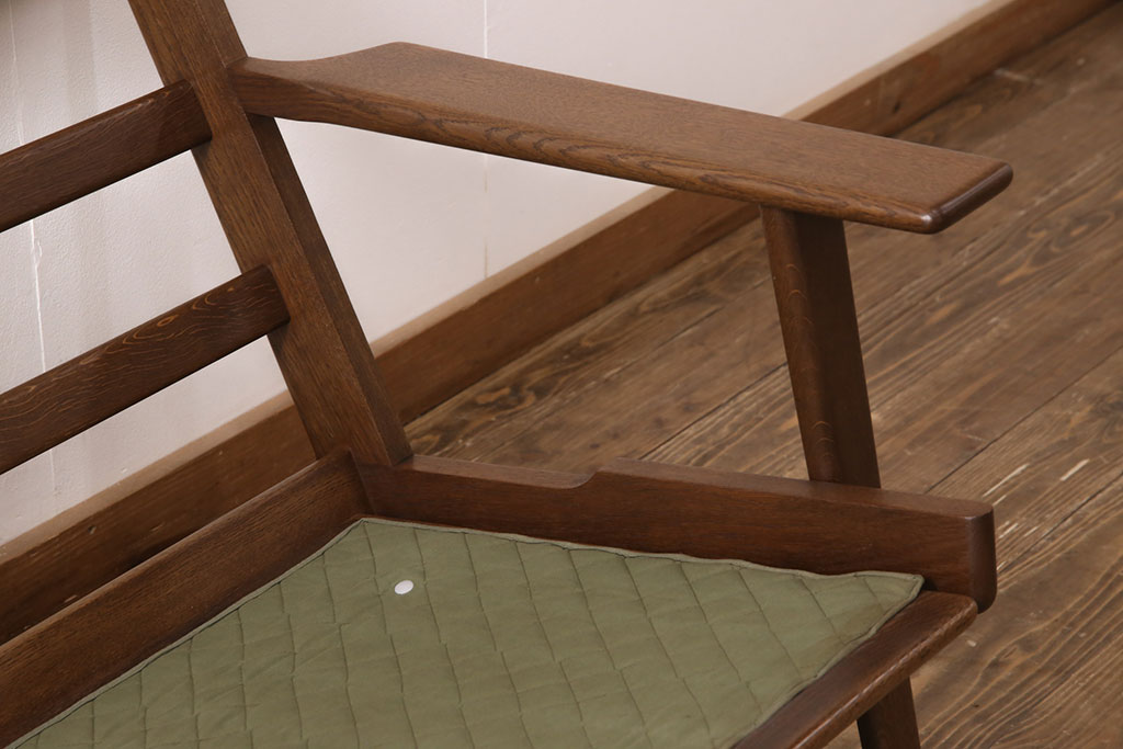 中古　デンマーク家具　Hans J Wegner(ハンス・J・ウェグナー)　GETAMA(ゲタマ)　GE290　オーク材　淡いトーンの色合いがお洒落な3人掛けソファ(アームソファ)(R-051649)