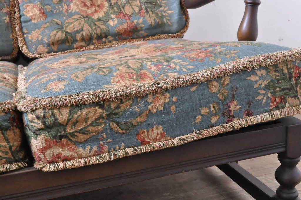 イギリスビンテージ　ERCOL(アーコール)　Old Colonial(オールドコロニアル)　シックな英国カントリースタイルのお部屋におすすめな3人掛けソファ(アームソファ、三人掛けソファ、トリプルソファ、ヴィンテージ、北欧)(R-066806)