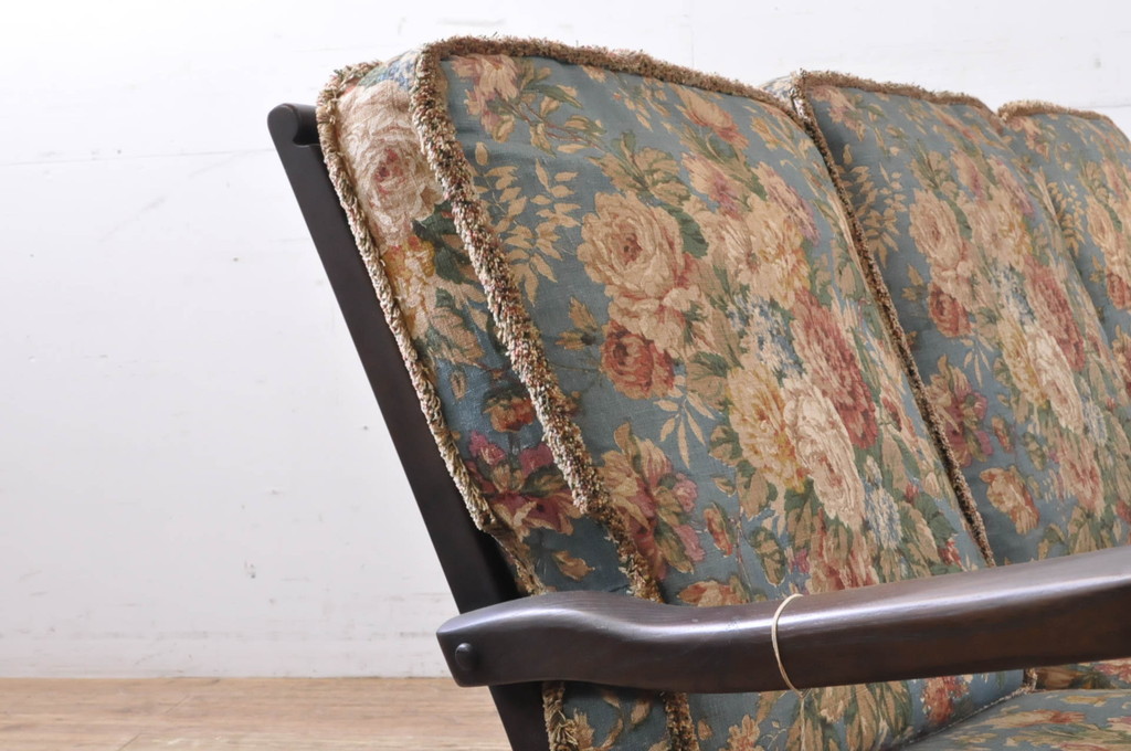 イギリスビンテージ　ERCOL(アーコール)　Old Colonial(オールドコロニアル)　シックな英国カントリースタイルのお部屋におすすめな3人掛けソファ(アームソファ、三人掛けソファ、トリプルソファ、ヴィンテージ、北欧)(R-066806)