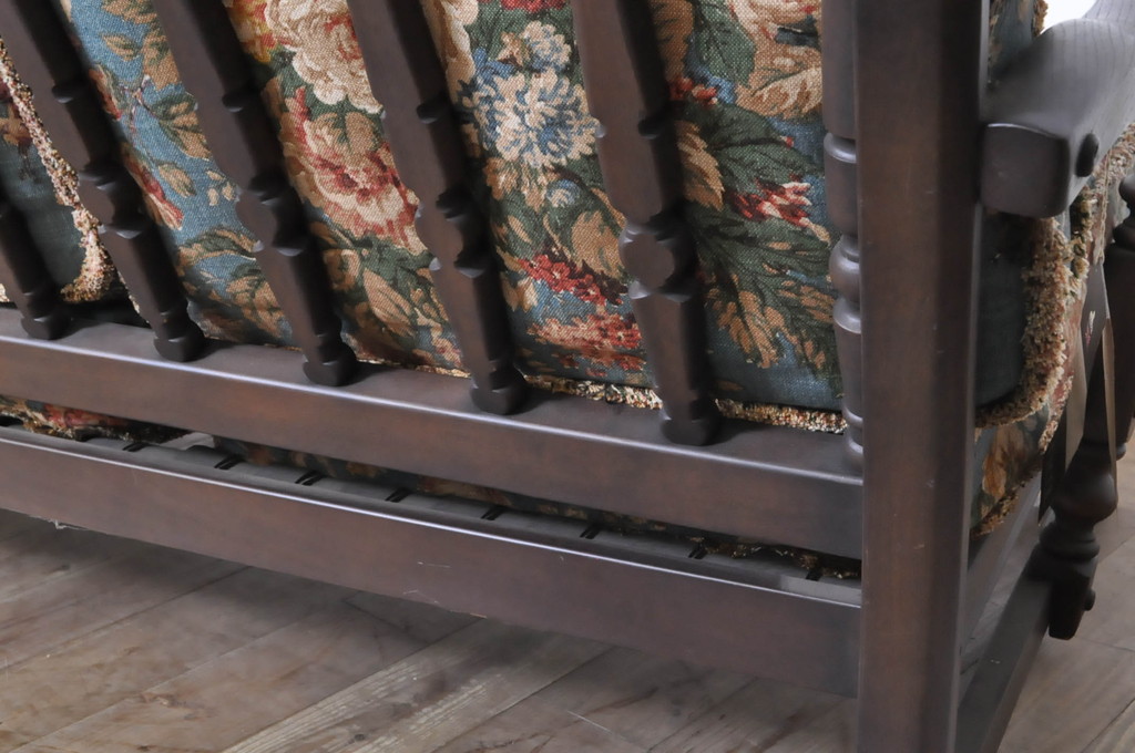 イギリスビンテージ　ERCOL(アーコール)　Old Colonial(オールドコロニアル)　シックな英国カントリースタイルのお部屋におすすめな3人掛けソファ(アームソファ、三人掛けソファ、トリプルソファ、ヴィンテージ、北欧)(R-066806)