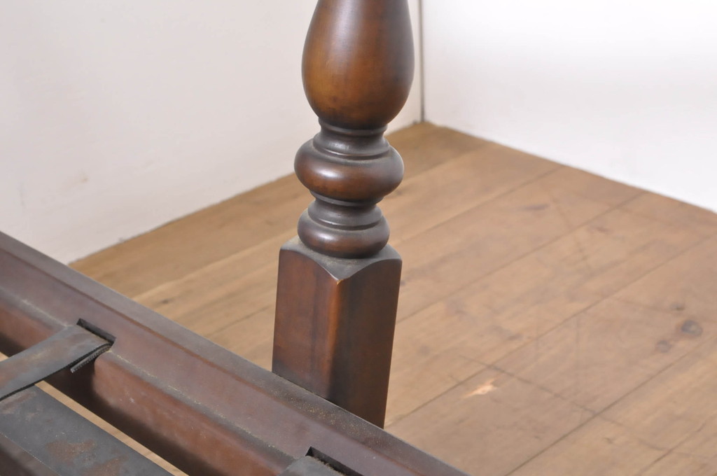イギリスビンテージ　ERCOL(アーコール)　Old Colonial(オールドコロニアル)　シックな英国カントリースタイルのお部屋におすすめな3人掛けソファ(アームソファ、三人掛けソファ、トリプルソファ、ヴィンテージ、北欧)(R-066806)