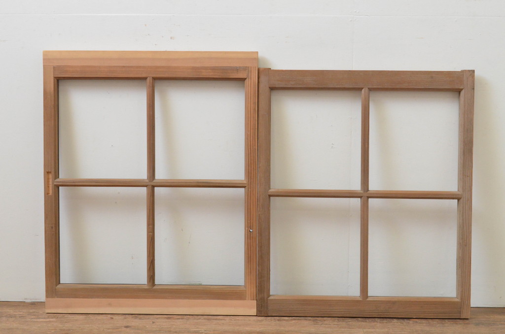 アンティーク建具　インテリアに合わせやすいシンプルなデザインのガラス窓2枚セット(引き戸、ガラス戸)(R-067786)