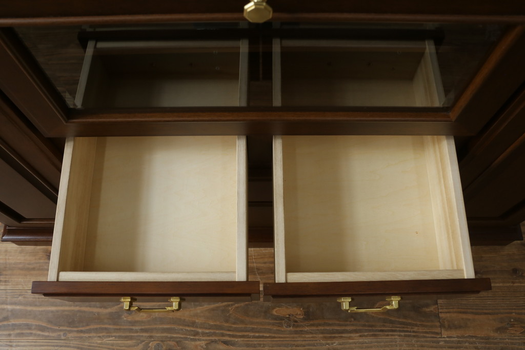 中古　美品　maruni(マルニ木工)　地中海シリーズ　引き出し4杯付き　照明と鏡付きで素敵なディスプレイが叶うサイドボード118(サイドキャビネット、飾り棚、収納棚、戸棚)(定価約29万円)(R-079770)