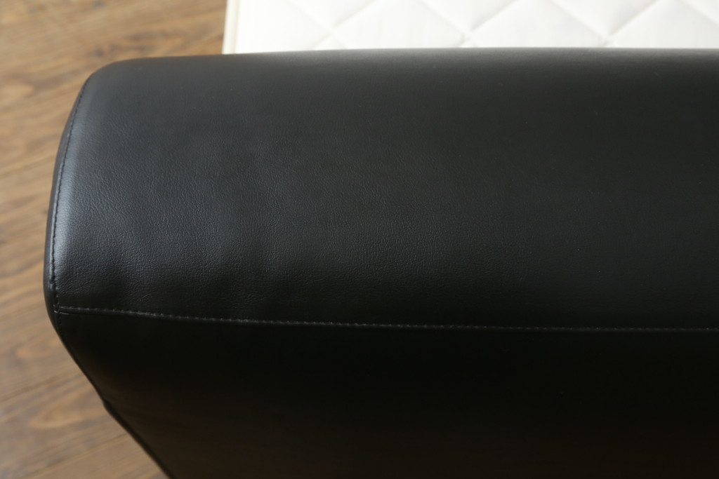 中古　Cassina(カッシーナ)　L31　SITE(サイト)　洗練された佇まいが魅力のシングルベッド(ベッドフレーム、マットレス)(定価約50万円)(R-066621)