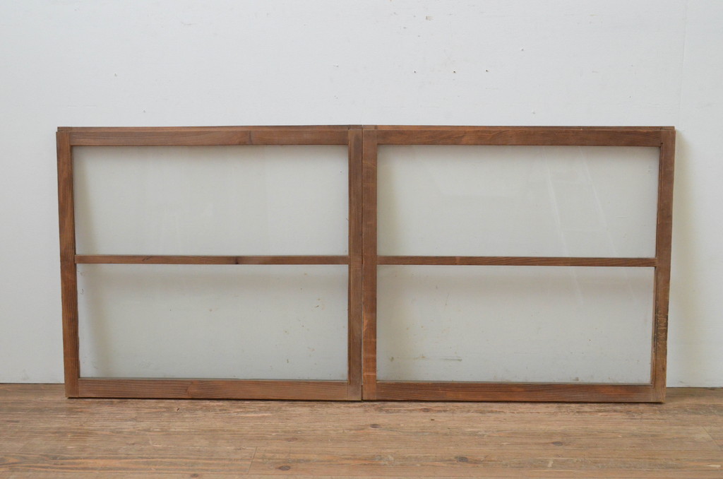 アンティーク建具　杉材　インテリアに合わせやすいシンプルなガラス窓2枚セット(引き戸、ガラス戸)(R-067789)