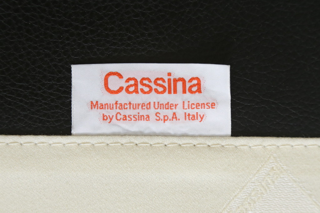 中古　Cassina(カッシーナ)　L31　SITE(サイト)　洗練された佇まいが魅力のシングルベッド(ベッドフレーム、マットレス)(定価約50万円)(R-066621)