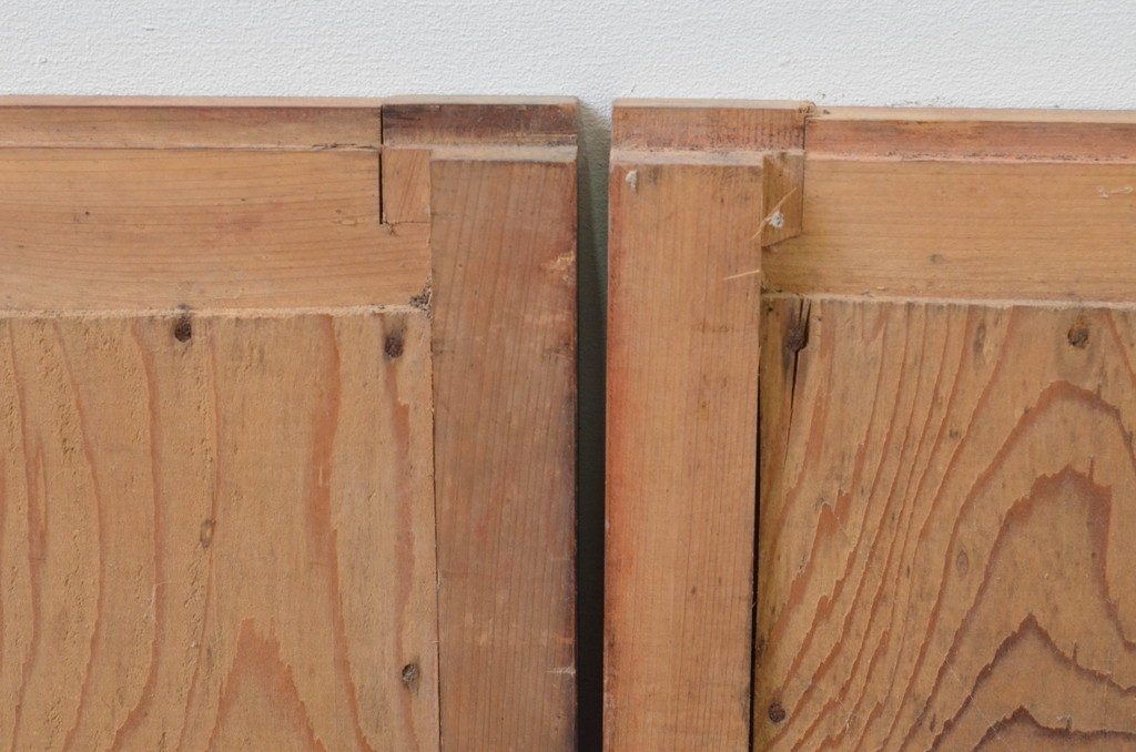 アンティーク建具　杉材　和モダンな空間作りにおすすめな横桟の板戸窓2枚セット(引き戸)(R-067790)