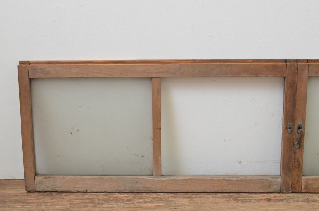 アンティーク建具　レトロな雰囲気漂う小さなガラス窓2枚セット(引き戸、ガラス戸)(R-067797)