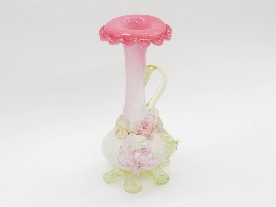 西洋アンティーク　ヴァセリンガラス　ウラン　繊細で華やかな装飾が目を惹く花瓶(花器、花入、フラワーベース、ワセリンガラス、木箱付き)(R061964)