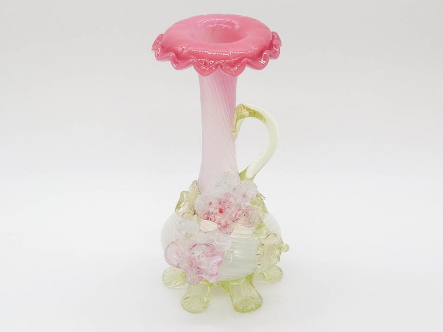 西洋アンティーク　ヴァセリンガラス　ウラン　繊細で華やかな装飾が目を惹く花瓶(花器、花入、フラワーベース、ワセリンガラス、木箱付き)(R061964)