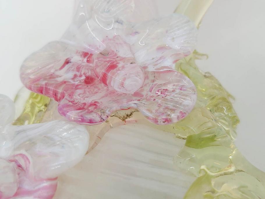 西洋アンティーク　ヴァセリンガラス　ウラン　繊細で華やかな装飾が目を惹く花瓶(花器、花入、フラワーベース、ワセリンガラス、木箱付き)(R061964)