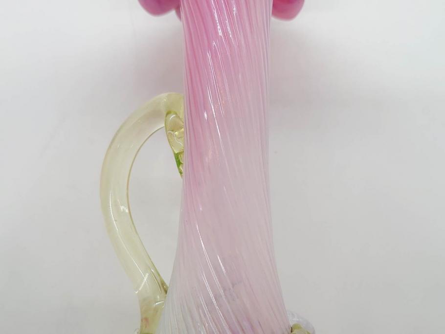 西洋アンティーク　ヴァセリンガラス　ウラン　繊細で華やかな装飾が目を惹く花瓶(花器、花入、フラワーベース、ワセリンガラス、木箱付き)(R061964)