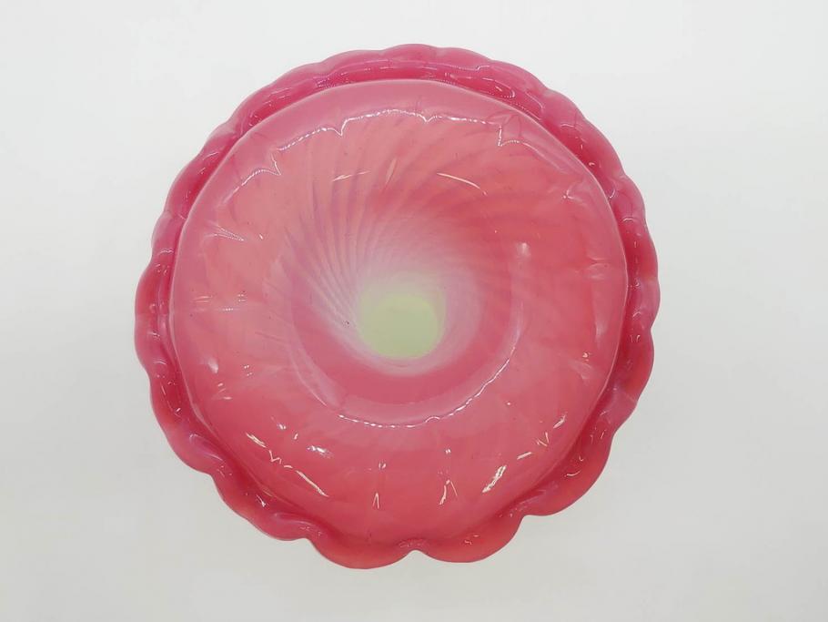 西洋アンティーク　ヴァセリンガラス　ウラン　繊細で華やかな装飾が目を惹く花瓶(花器、花入、フラワーベース、ワセリンガラス、木箱付き)(R061964)