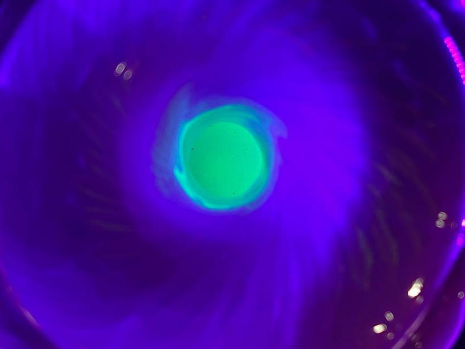 西洋アンティーク　ヴァセリンガラス　ウラン　繊細で華やかな装飾が目を惹く花瓶(花器、花入、フラワーベース、ワセリンガラス、木箱付き)(R061964)
