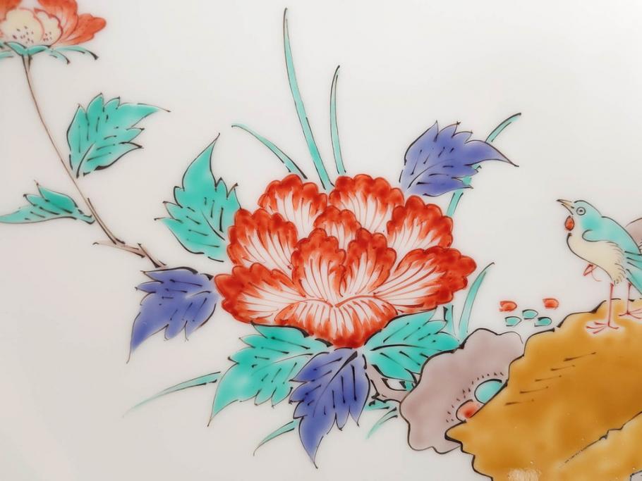 重要無形文化財　人間国宝　十四代　酒井田柿右衛門　錦　牡丹鳥文　約30cm　9.9寸　一つ一つ丁寧に描かれた色絵が美しい額皿(大皿、和皿、飾り皿、和食器、共箱付き、九寸九分)(R-075542)