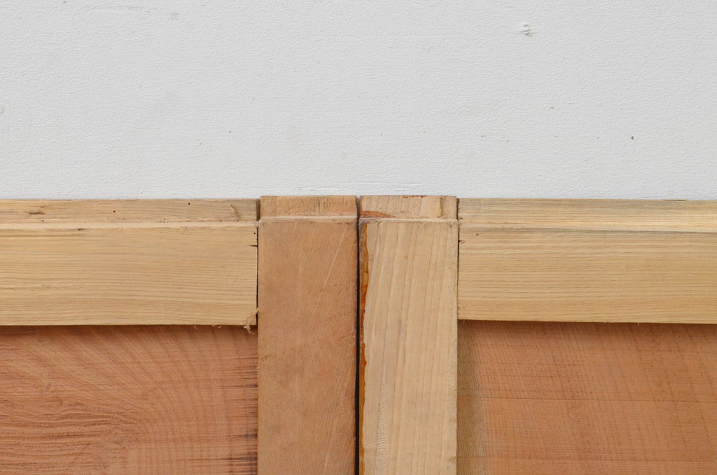 アンティーク建具　総欅(ケヤキ)材　一枚板　深みのある色合いが魅力の板戸窓2枚セット(引き戸)(R-067846)
