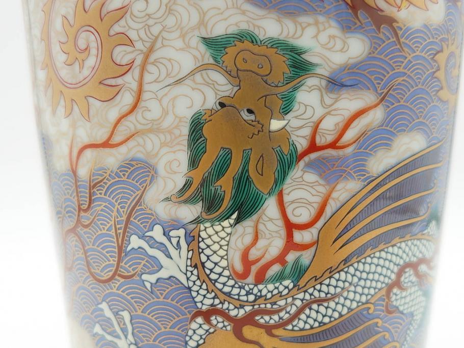 香蘭社謹製　染錦　金彩　雲麒麟龍鳳凰　耳付　迫力のある絵柄が存在感を放つ花瓶(花器、花入)(R-075643)