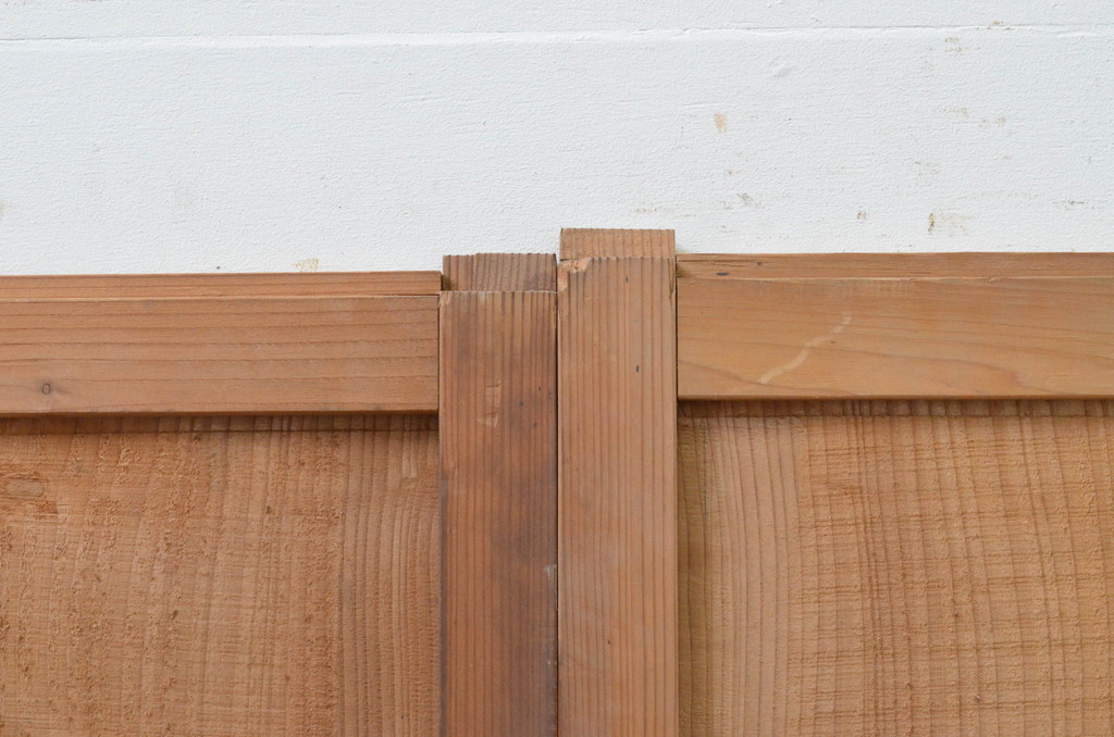 アンティーク建具　杉材　レトロな雰囲気を演出する板戸窓2枚セット(引き戸)(R-067849)
