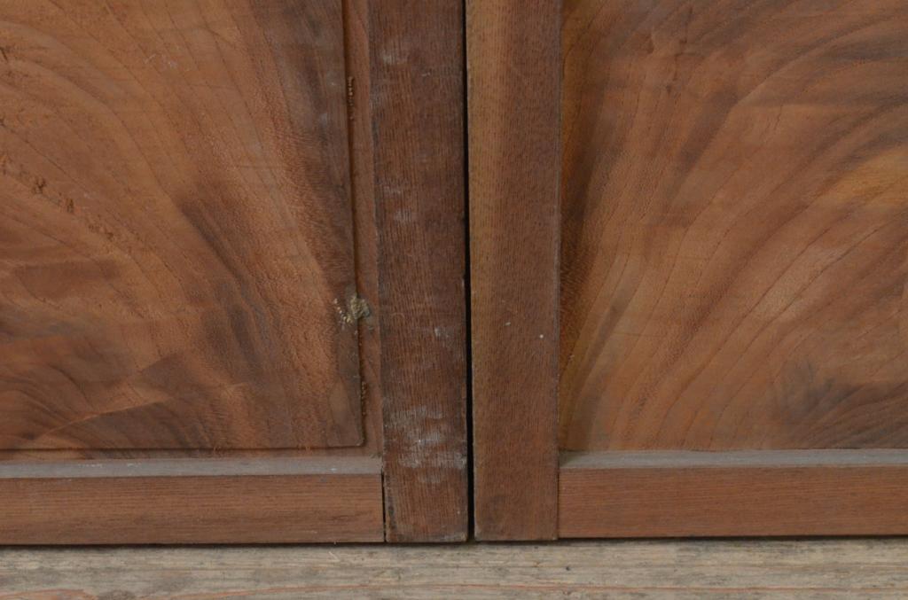 アンティーク建具　総欅(ケヤキ)材　温かみのある木目が味わい深い板戸窓2枚セット(引き戸)(R-067938)