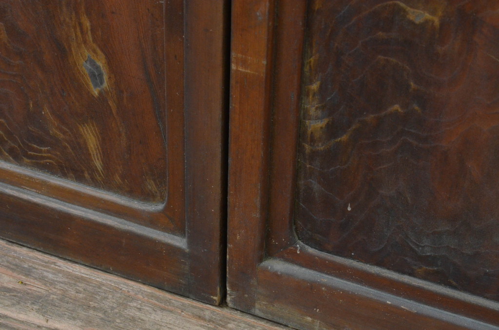 アンティーク建具　杉材　一枚板　味わい深い色合いと杢目が魅力的な板戸窓2枚セット(引き戸)(R-067854)