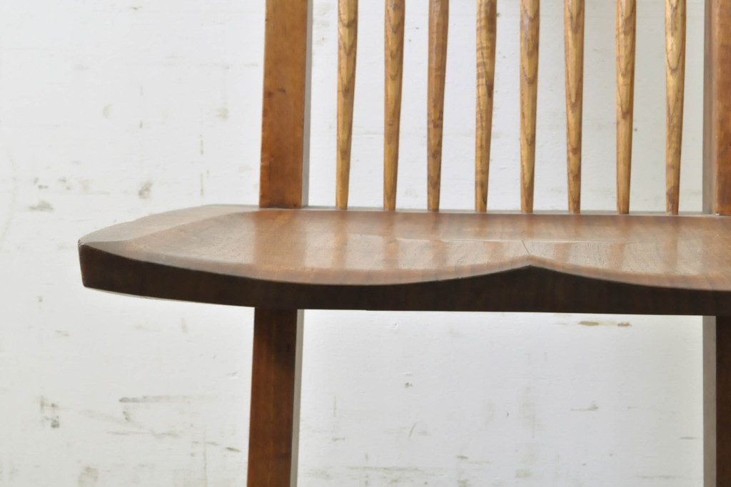 和製ビンテージ　ジョージナカシマ　希少!!　契りあり　小田急ハルク購入　桜製作所　コノイドチェア(CONOID CHAIR)　CN101　スタイリッシュな佇まいのサイドチェア(ジョージ・ナカシマ、板座チェア、ダイニングチェア、椅子、イス、アレー型、鼓、千切り止め)(R-068140)