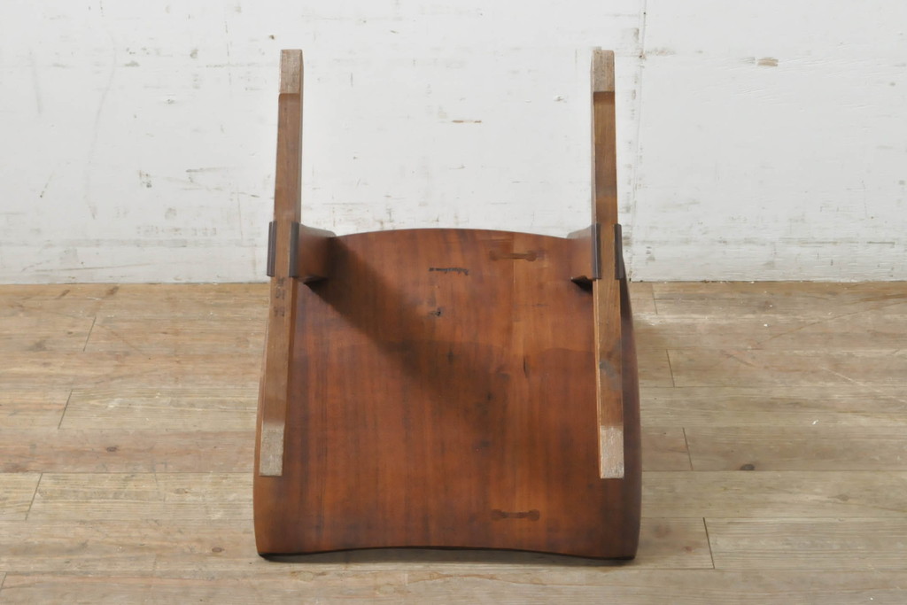 和製ビンテージ　ジョージナカシマ　希少!!　契りあり　小田急ハルク購入　桜製作所　コノイドチェア(CONOID CHAIR)　CN101　スタイリッシュな佇まいのサイドチェア(ジョージ・ナカシマ、板座チェア、ダイニングチェア、椅子、イス、アレー型、鼓、千切り止め)(R-068140)