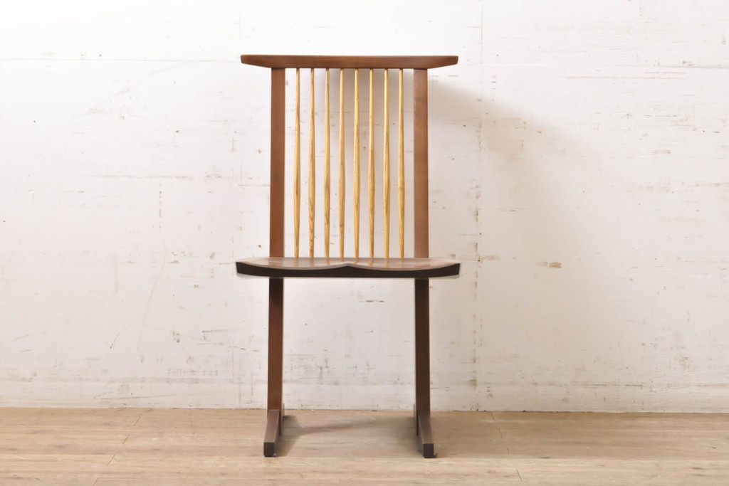 中古　ジョージナカシマ　桜製作所　コノイドチェア(CONOID CHAIR)　CN101　スタイリッシュな佇まいのサイドチェア(ジョージ・ナカシマ、板座チェア、ダイニングチェア、椅子、イス)(R-068141)