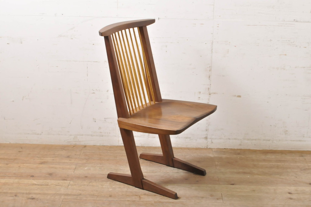 中古　ジョージナカシマ　桜製作所　コノイドチェア(CONOID CHAIR)　CN101　スタイリッシュな佇まいのサイドチェア(板座チェア、ダイニングチェア、椅子、イス)(R-068141)