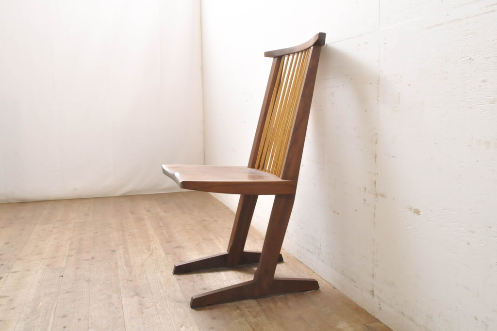 中古　ジョージナカシマ　桜製作所　コノイドチェア(CONOID CHAIR)　CN101　スタイリッシュな佇まいのサイドチェア(板座チェア、ダイニングチェア、椅子、イス)(R-068141)