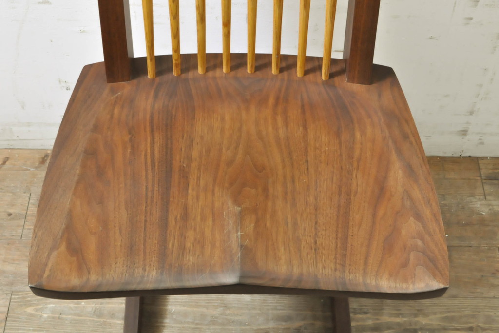 中古　ジョージナカシマ　桜製作所　コノイドチェア(CONOID CHAIR)　CN101　スタイリッシュな佇まいのサイドチェア(ジョージ・ナカシマ、板座チェア、ダイニングチェア、椅子、イス)(R-068141)