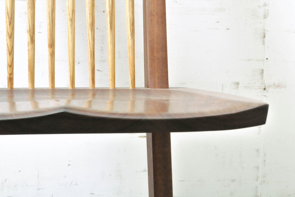 中古　ジョージナカシマ　桜製作所　コノイドチェア(CONOID CHAIR)　CN101　スタイリッシュな佇まいのサイドチェア(ジョージ・ナカシマ、板座チェア、ダイニングチェア、椅子、イス)(R-068141)