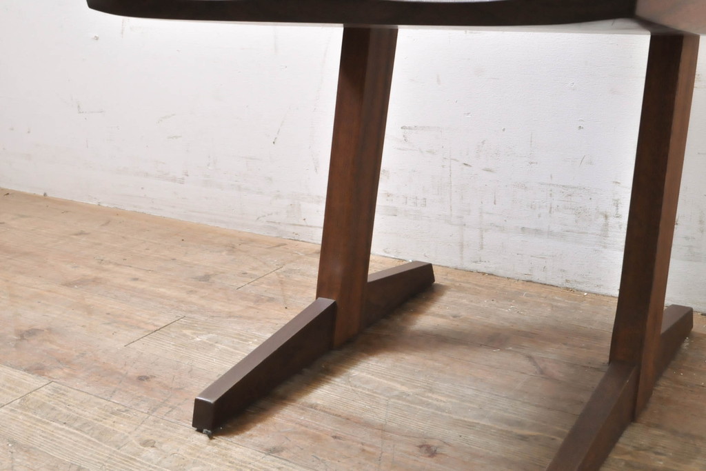 中古　ジョージナカシマ　桜製作所　コノイドチェア(CONOID CHAIR)　CN101　スタイリッシュな佇まいのサイドチェア(ジョージ・ナカシマ、板座チェア、ダイニングチェア、椅子、イス)(R-068141)