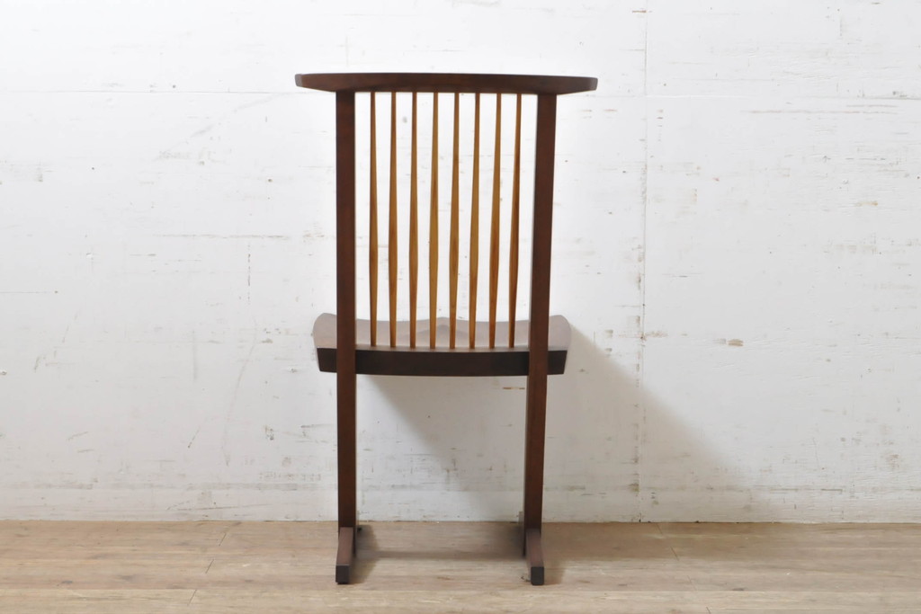 中古　ジョージナカシマ　桜製作所　コノイドチェア(CONOID CHAIR)　CN101　スタイリッシュな佇まいのサイドチェア(板座チェア、ダイニングチェア、椅子、イス)(R-068141)