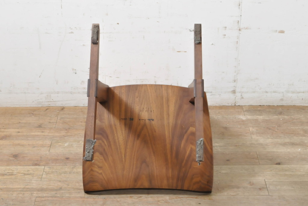 中古　ジョージナカシマ　桜製作所　コノイドチェア(CONOID CHAIR)　CN101　スタイリッシュな佇まいのサイドチェア(ジョージ・ナカシマ、板座チェア、ダイニングチェア、椅子、イス)(R-068141)