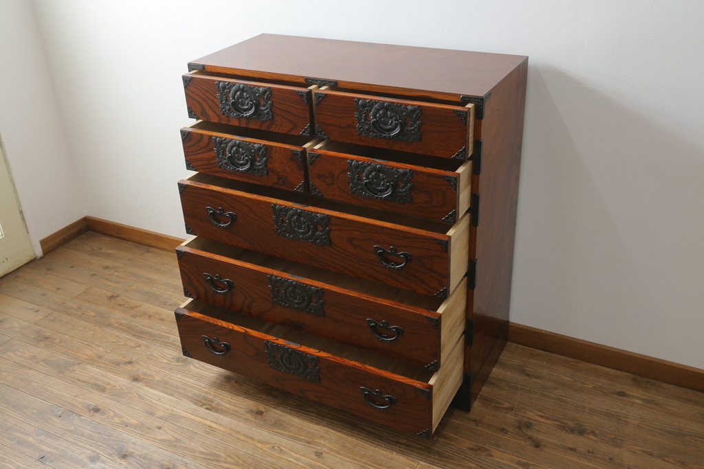 中古　美品　岩谷堂箪笥　力強い杢目と重厚感ある金具が魅力の和箪笥(整理箪笥、衣装タンス、収納たんす、引き出し)(R-075014)