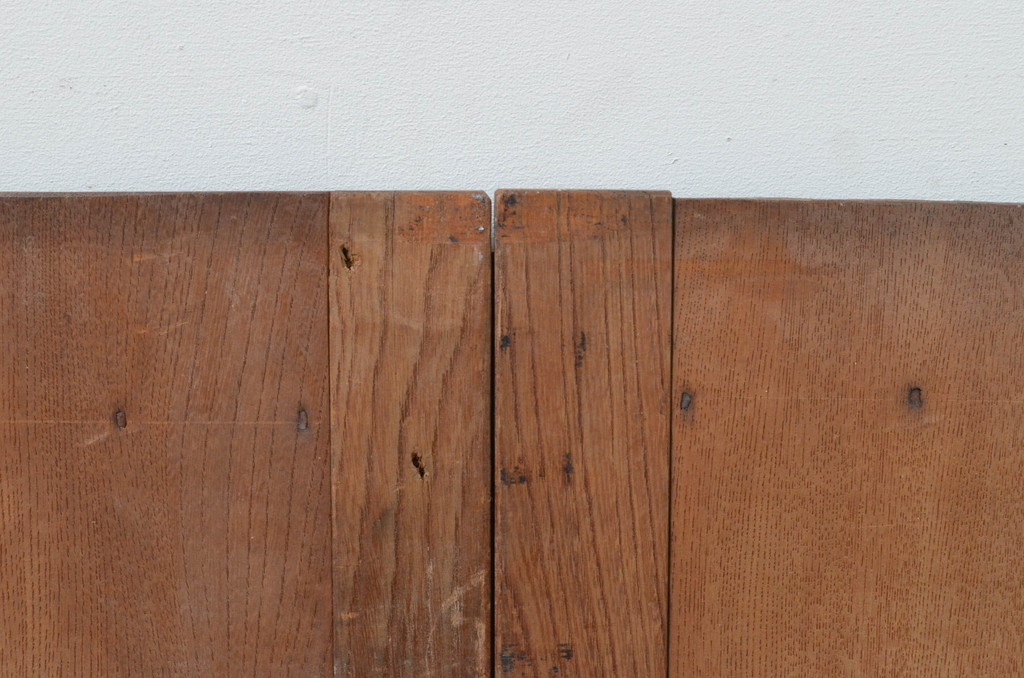アンティーク建具　総欅(ケヤキ)材　時代の流れを感じさせる木味が魅力の横桟板戸窓2枚セット(格子戸、引き戸)(R-067856)