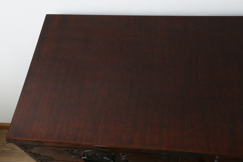 中古　美品!!　岩谷堂箪笥　別注　華塗り(木地呂塗り)　立派な手打ち金具が和の雰囲気を高める和箪笥(収納箪笥、衣装箪笥、引き出し、サイドチェスト)(定価約160万円)(R-075194)