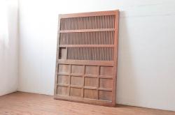 アンティーク建具　大振り!!　総欅(ケヤキ)材　経年によって増した味わいが魅力の大きな格子蔵戸1枚(引き戸、玄関戸、格子戸)(R-081033)