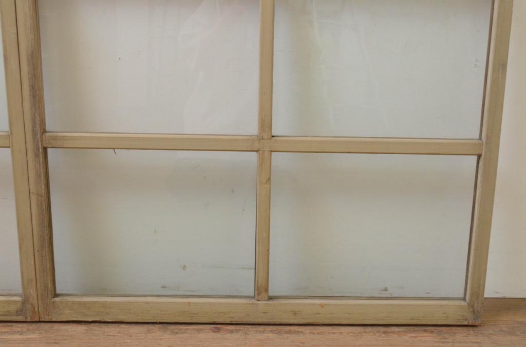 アンティーク建具　ペイント仕上げ限定　レトロな雰囲気漂うガラス窓2枚セット(引き戸、ガラス戸)(R-067954)