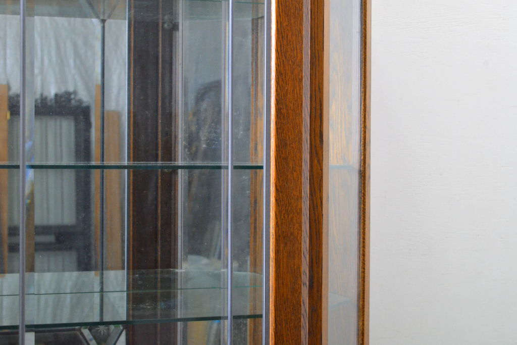 中古　美品　三越家具(現カントリーハウス)　Brugge(ブルージュ)　背面鏡張り　クラシカルな佇まいのキュリオケース(ガラスケース、ショーケース、飾り棚、陳列棚、キャビネット)(R-061237)